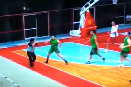 La agresión de un jugador de básquet a un árbitro en Santa Fe
