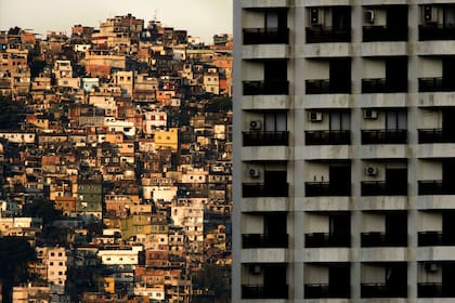 La alarma se encendió en Río de Janeiro después de conocerse el primer caso de coronavirus en la favela Ciudad de Dios; cumplir las normas de distanciamiento allí es imposible