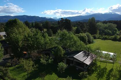 La Alazana está ubicada en Las Golondrinas, una zona rural de Lago Puelo