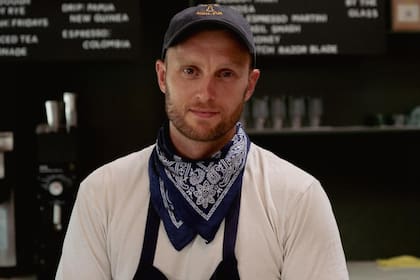 La albahaca fresca es uno de los alimentos que el chef Ollie Honderd recomienda mantener fuera de la nevera para evitar que se deteriore rápidamente