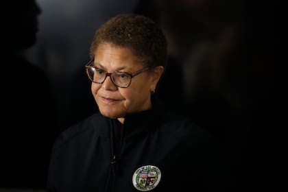 La alcaldesa de Los Ángeles, Karen Bass (AP Foto/Marcio Jose Sanchez, Archivo)