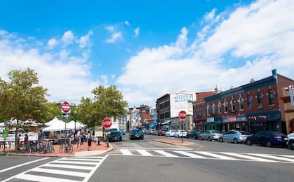 La alcaldía de Washington D.C. designó oficialmente “Little El Salvador”, una denominación que celebra la huella cultural que la comunidad dejó en la ciudad