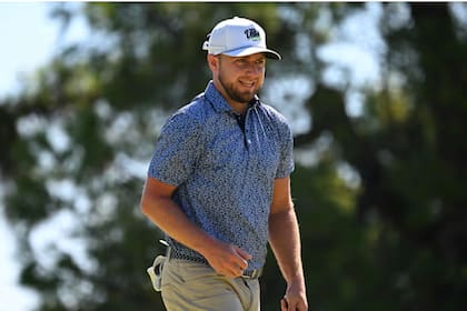 La alegría de Alistair Docherty: el norteamericano de 31 años se hizo grande en el Abierto disputado en el Jockey Club de San Isidro