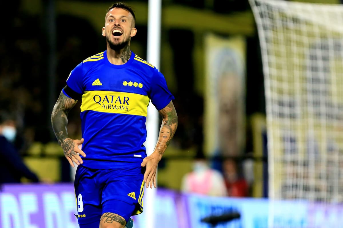 La alegría de Benedetto, después de anotar su gol ante Colón, en su regreso a Boca