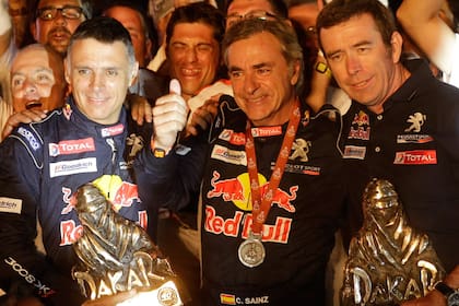 La alegría de Carlos Sainz, tras ganar el Dakar