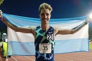 El argentino que "voló" en California, rompió un récord de 32 años y es el más rápido de Sudamérica en su especialidad
