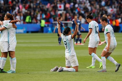 La alegría de las chicas argentinas tras el empate con Japón