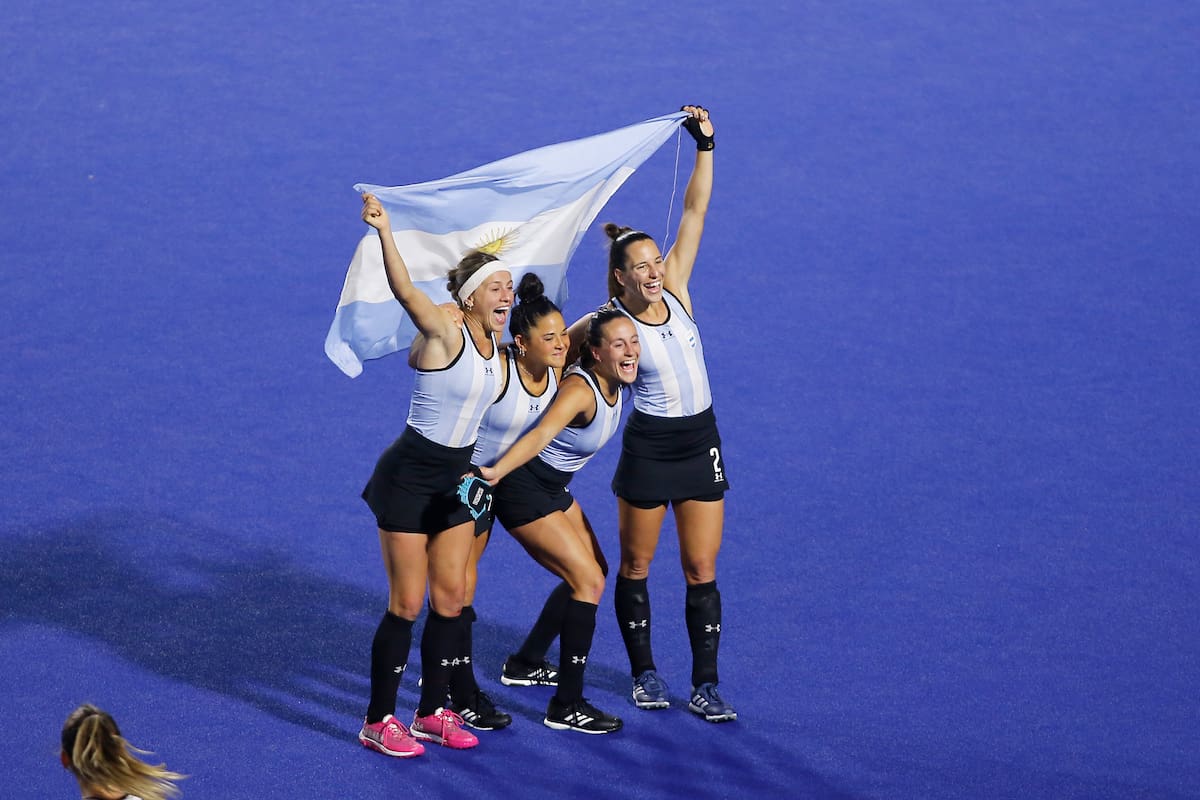 La alegría de las Leonas tras conseguir la medalla de oro y el pasaje a los Juegos Olímpicos