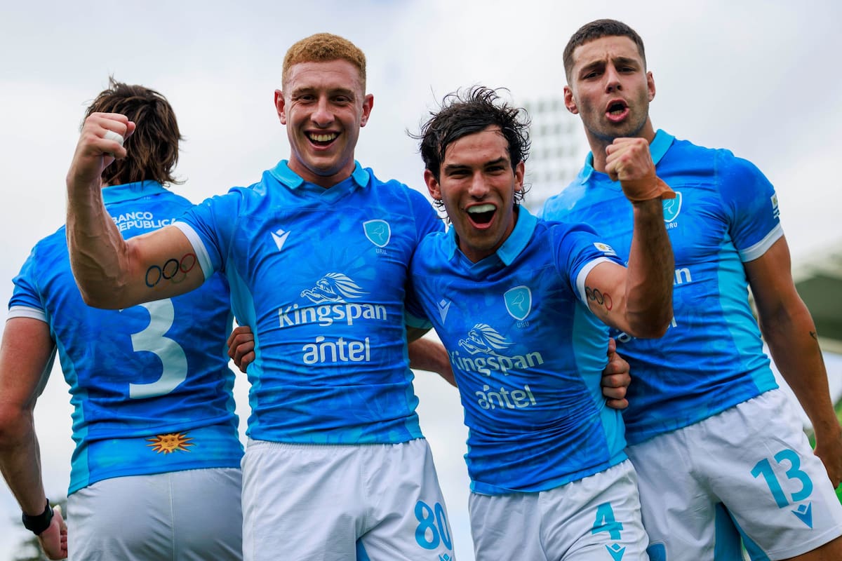 La alegría de los jugadores uruguayos tras vencer a Nueva Zelanda