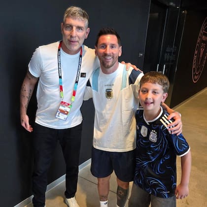 La alegría de Messi de compartir un momento con Palermo y su hijo
