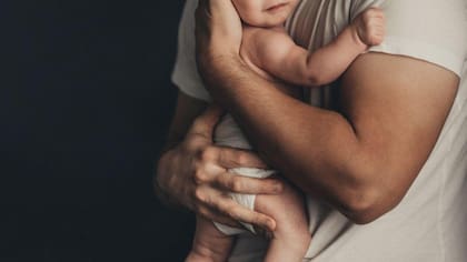La alegría que proporciona y la satisfacción de guiar el desarrollo y el aprendizaje de un hijo son los motivos más mencionados por mujeres y varones a la hora de pensar en ser padres