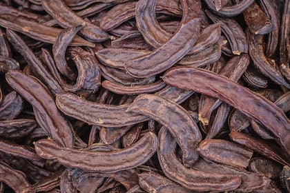 La algarroba contiene una pulpa dulce rica en nutrientes