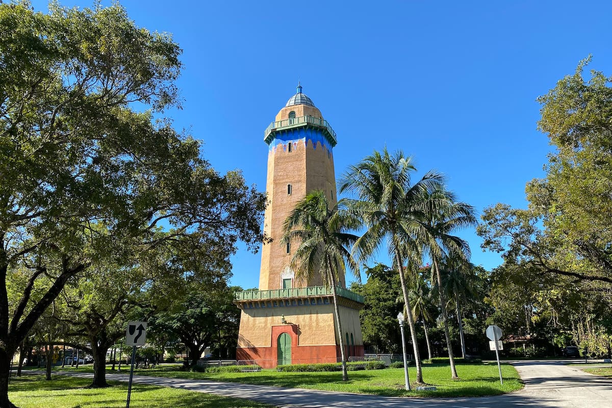 La Alhambra Water Tower fue construida antes que todas las propiedades de Coral Gables