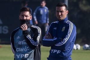 Scaloni y la selección: la situación de Messi, la ausencia de Dybala y la lucha entre Julián y Lautaro