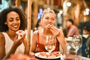 La alimentación es clave para cuidar las funciones cerebrales (imagen ilustrativa)