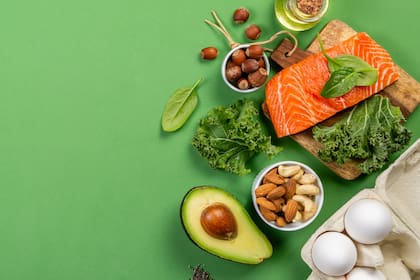 La alimentación keto es alta en grasas saludables y proteínas