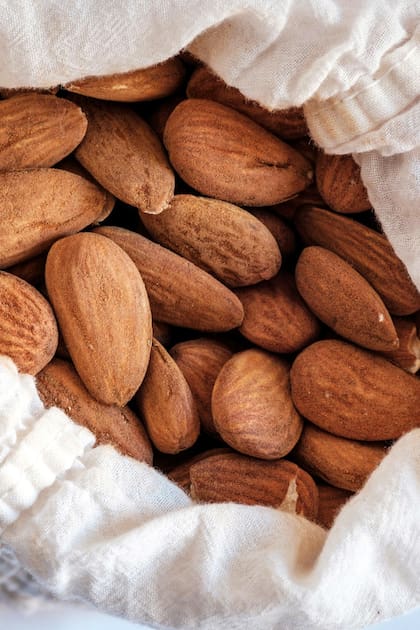 La almendra es originaria del Medio Oriente y aporta una gran cantidad de beneficios para la salud