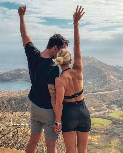 La alocada luna de miel de Julieta Puente en Hawai: de los mil escalones del Koko Head a las excursiones en el mar de noche