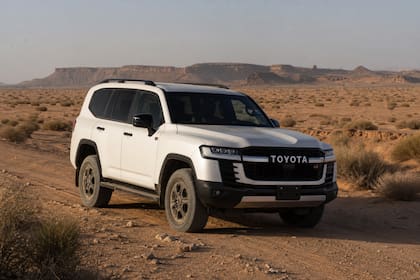 La alternativa GR-S utiliza un motor V6 turbodiésel que desarrolla 304 CV y 700 Nm de torque