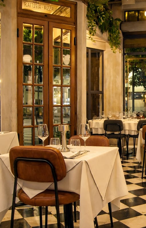 La ambientación del restaurante es sobria y clásica