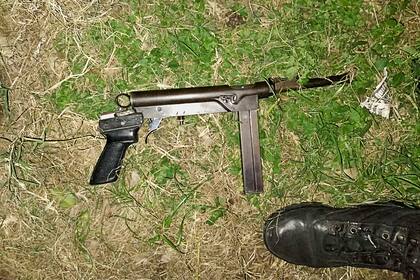 La ametralladora con la que una banda le disparó a la policía en La Matanza, tras robar un auto