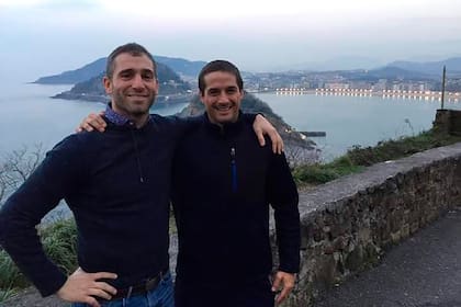 La amistad era un hábito de Federico; en este caso, una postal de Biarritz con Matías Newton.