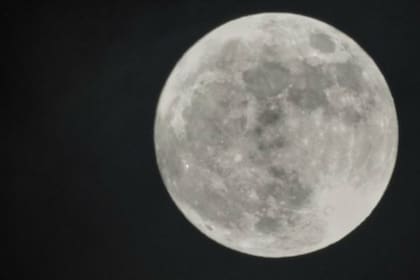 La "Luna de nieve" que veremos este martes es la segunda superluna del año. Hubo una el 21 de enero y la última ocurrirá el 21 de marzo.