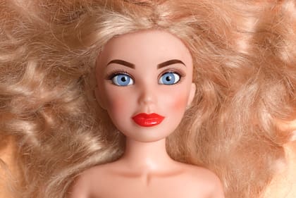La angustia y el sentimiento de soledad iban en aumento por las imágenes de belleza perfecta que vemos desde la infancia: las barbies, las princesas y las actrices".