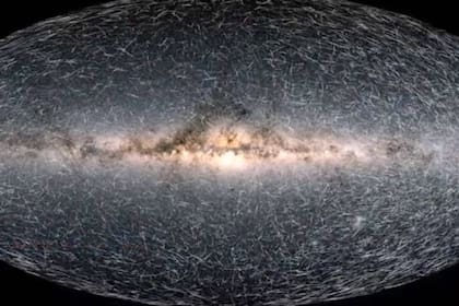 La animación hace una proyección del recorrido de 40.000 estrellas de nuestra galaxia en medio millón de años, pero resumidos en un minuto