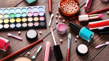 La Anmat prohibió el uso de más de 30 productos cosméticos y médicos