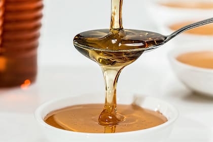 La Anmat prohibió el uso y comercialización de tres marcas de miel