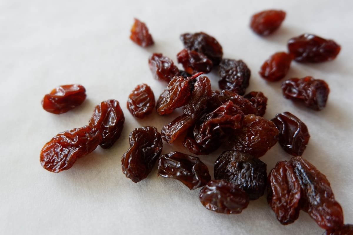 La Anmat prohibió un suplemento dietario y una marca de pasas de uva