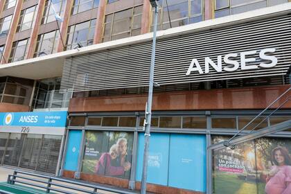 La Anses aclaró que este mes no se aplicó una parte del descuento al PAMI; los montos serán restados con los ingresos de mayo