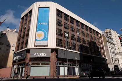 La Anses finaliza esta semana con el pago de jubilaciones mínimas y AUH