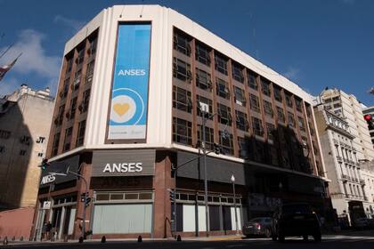 La Anses retiene un porcentaje de la prestación hasta presentar los certificados correspondientes