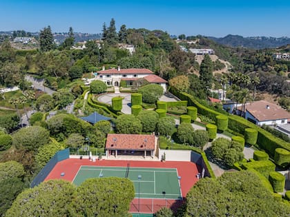 La antigua mansión de Ricky Martin en Los Ángeles está en venta (thegambinogroup.com)