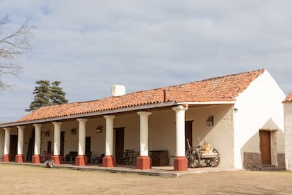La antigua posta del Camino Real hoy es el hogar de María.