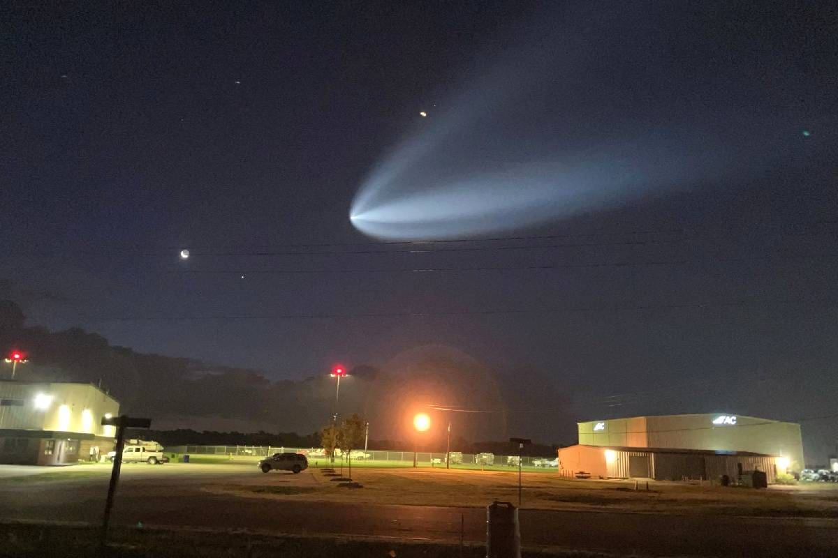 La aparición de esta luz llevó a especulaciones y teorías en redes sociales(Imagen: NWS Wilmington)