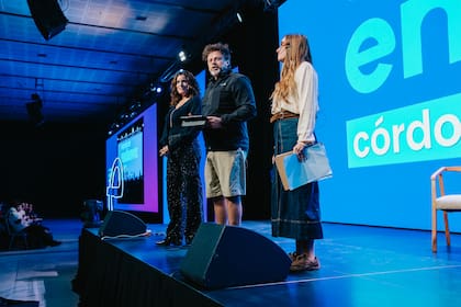 La apertura estuvo liderada por Luciano Nicora, vicepresidente de Endeavor Argentina; Julia Bearzi, directora ejecutiva de Endeavor Argentina; y Florencia Sesospal, directora de Endeavor Córdoba