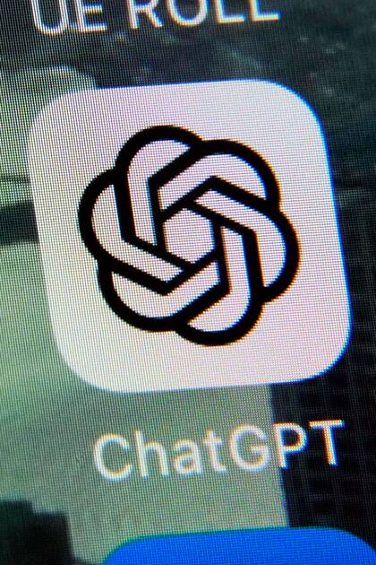 La aplicación de ChatGPT en un iPhone