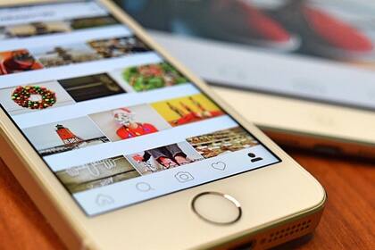 La aplicación de fotografía y video digital de Facebook puso a prueba una nueva forma de ver contenidos y recibió críticas de los usuarios en las redes sociales