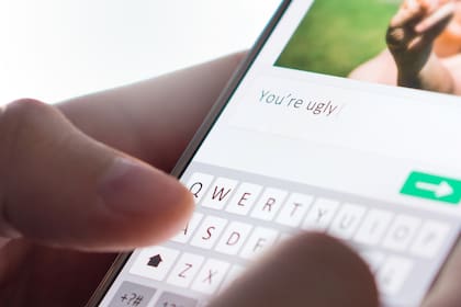 La aplicación detectará de forma automática textos potencialmente ofensivos y emitirá una advertencia para que el usuario evalúe la publicación del contenido