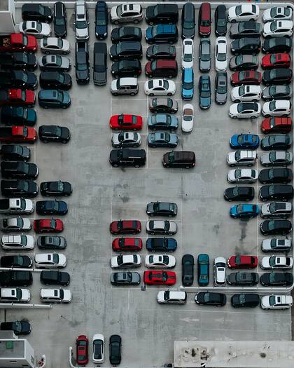 La aplicación se encarga de gestionar estacionamientos en línea y obtiene una comisión por cada alquiler