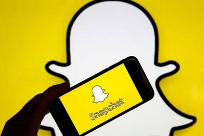 La aplicación Snapchat permite compartir fotos y videos de manera efímera