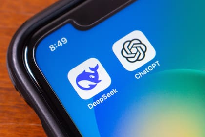La app china DeepSeek dice que su modelo de inteligencia artificial es igual o superior a ChatGPT