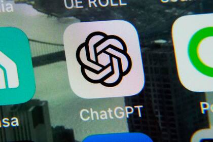 La app de ChatGPT en la pantalla de un iPhone, el 18 de mayo de 2023, en Nueva York. (AP Foto/Richard Drew, Archivo)