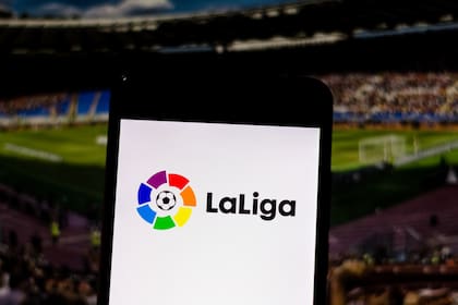 La app oficial utilizaba el micrófono y el GPS del teléfono para identificar la ubicación de los bares que utilizaban transmisiones ilegales de los partidos de fútbol de la liga española