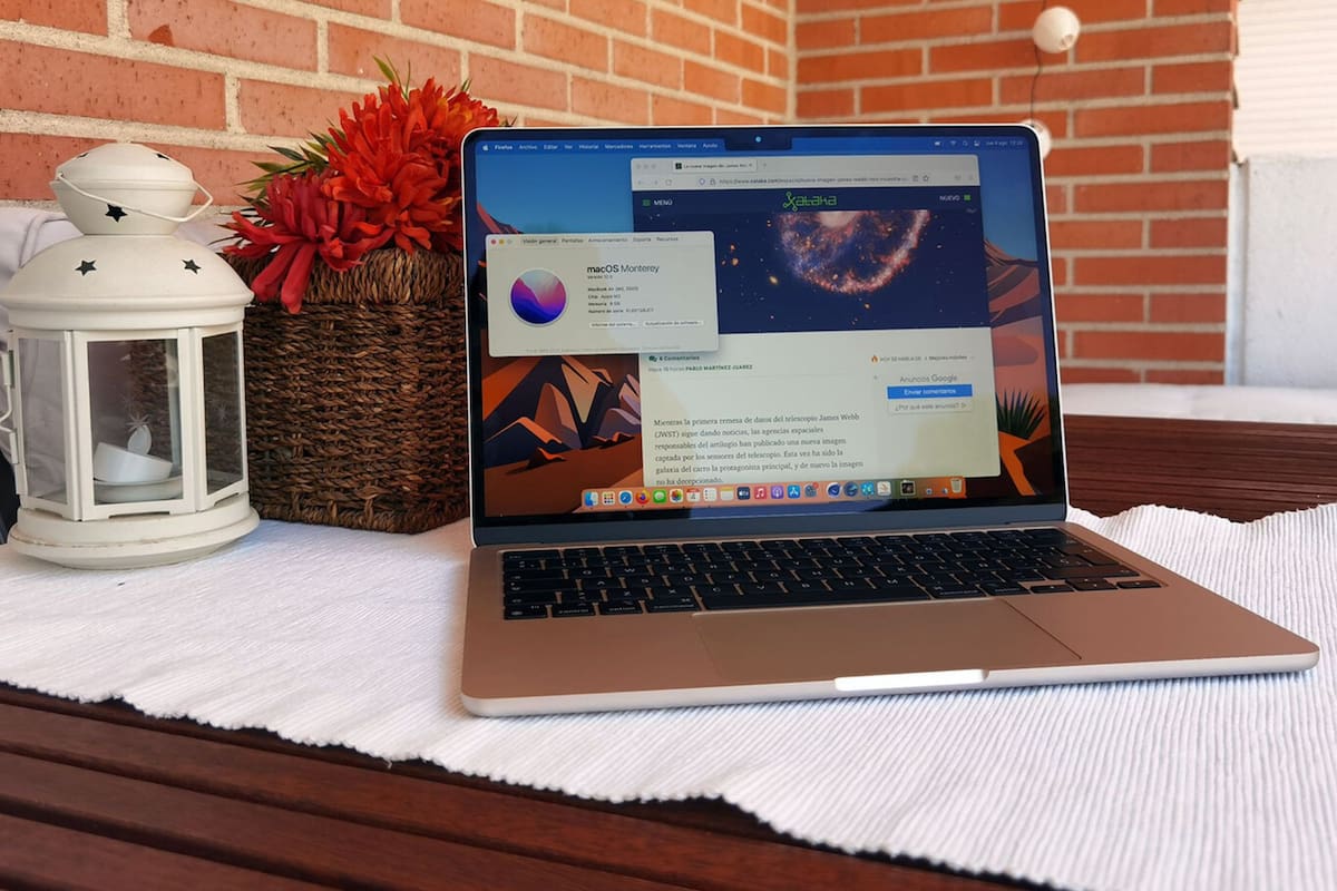 La Apple Laptop MacBook Air 2022 se destaca por su facilidad de uso (Foto: Amazon)