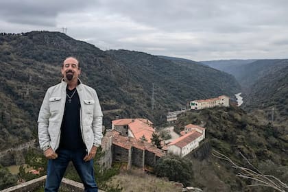La aprobación del Ministerio de Industria y Turismo de España, obtenida en abril de 2026, permitió iniciar la búsqueda de inversores para financiar las obras