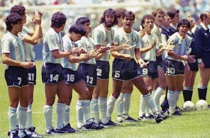 La arenga de Maradona, los aplausos generalizados, antes de la final con Alemania